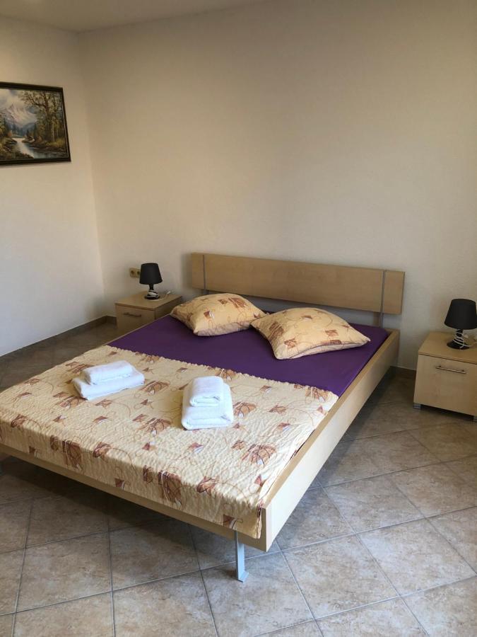 Miro Apartmani Ražanac Kültér fotó