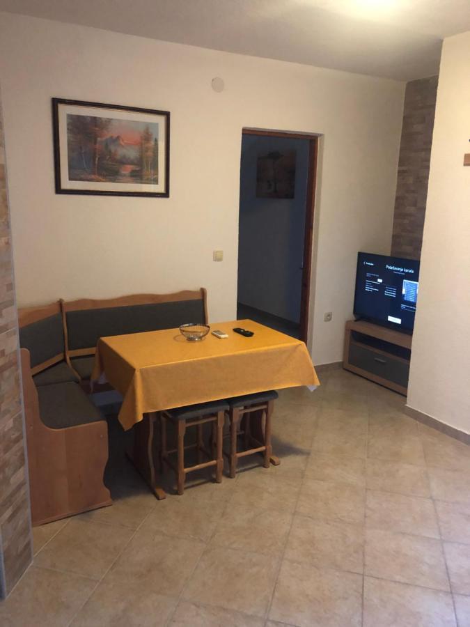 Miro Apartmani Ražanac Kültér fotó