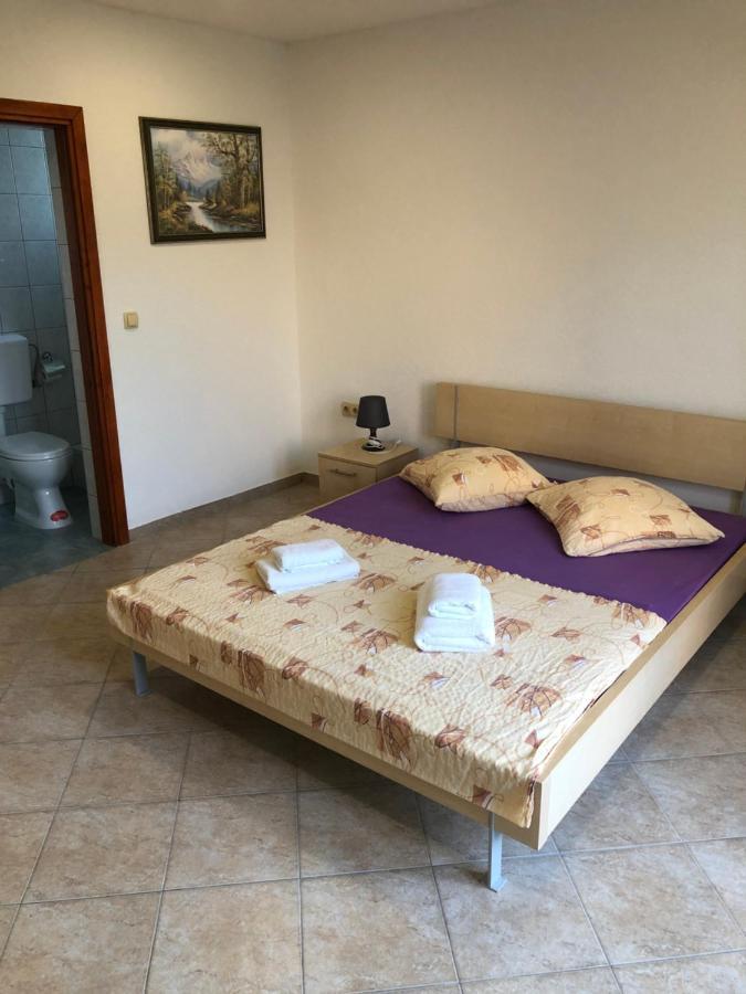 Miro Apartmani Ražanac Kültér fotó