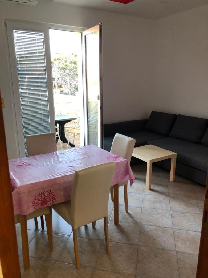 Miro Apartmani Ražanac Kültér fotó