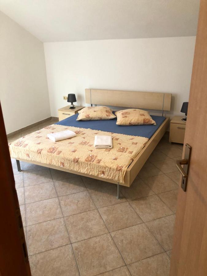 Miro Apartmani Ražanac Kültér fotó