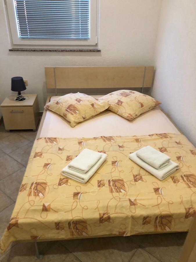 Miro Apartmani Ražanac Kültér fotó
