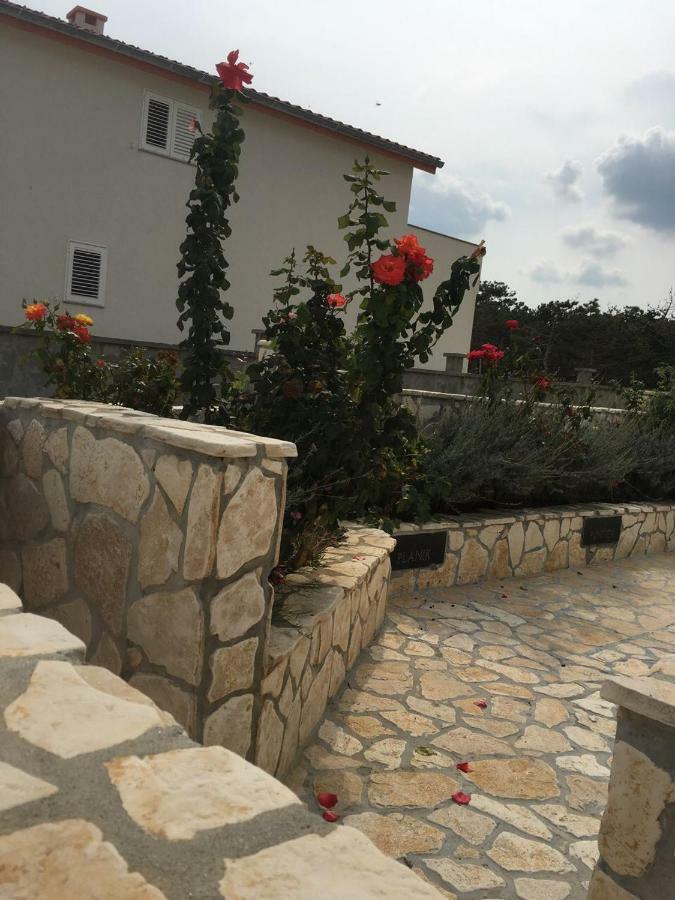 Miro Apartmani Ražanac Kültér fotó
